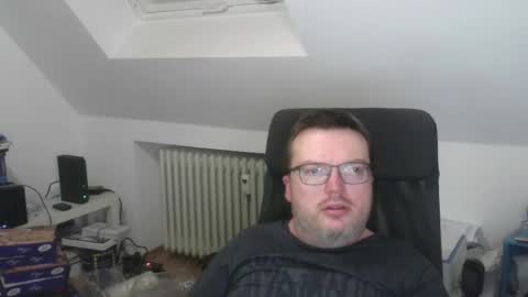 Oliver online show from April 4, 7:32 pm