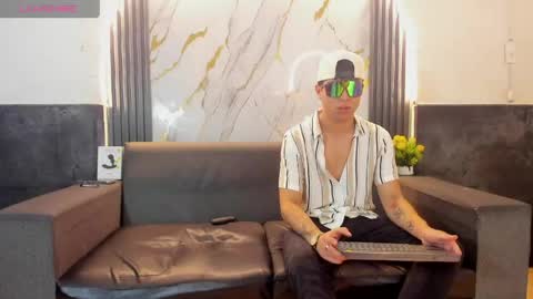 friends online show from April 17, 4:15 am