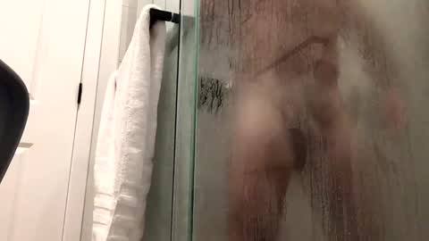 stlhotwifeguy online show from December 29, 7:32 pm