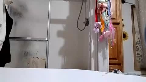 Streetwyze online show from December 4, 2:14 am