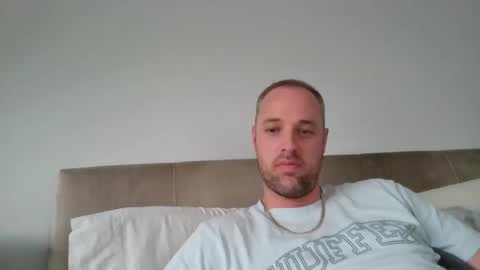 str8feet33 online show from November 26, 6:43 am