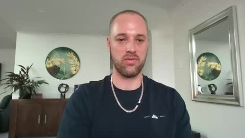 str8feet33 online show from November 29, 9:11 pm