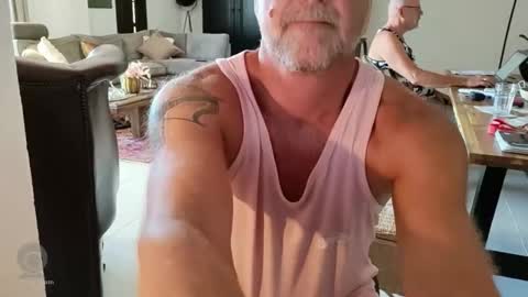 Str8neighbours online show from June 5, 12:10 pm