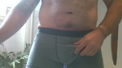 Snapshot of straightstroker81 chatting on December 10, 7:05 am straightstroker81 online show from December 10, 7:05 am