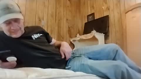 straighttoy online show from March 9, 10:30 pm