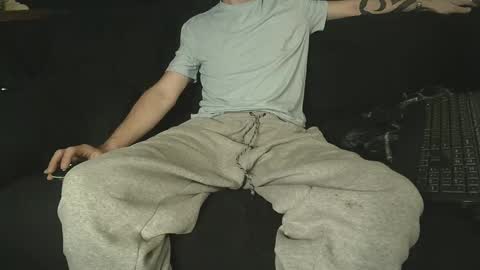 straitpipermann22 online show from October 31, 5:08 am