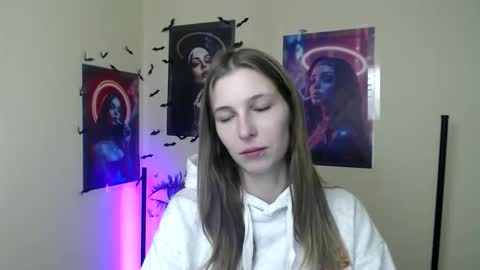 Amalia online show from November 10, 12:30 pm