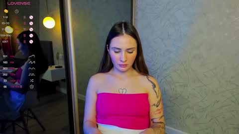 Laura online show from December 5, 6:45 am