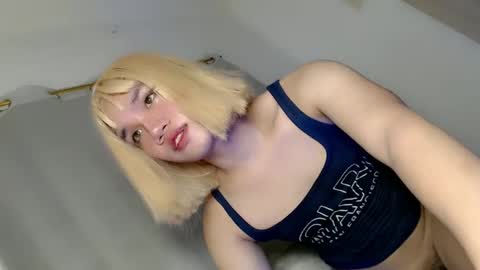 lexie online show from December 3, 3:37 am