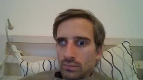 stroke1 online show from December 23, 7:36 am