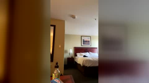 strokeherpokeher online show from December 18, 2:34 pm