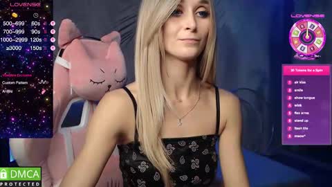 Snapshot of strongalice chatting on October 6, 10:38 pm The best athletic body on the site online show from October 6, 10:38 pm