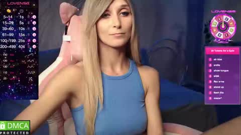 Snapshot of strongalice chatting on September 19, 10:13 pm The best athletic body on the site online show from September 19, 10:13 pm