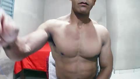 strongdaddyfantastic online show from June 8, 11:38 pm
