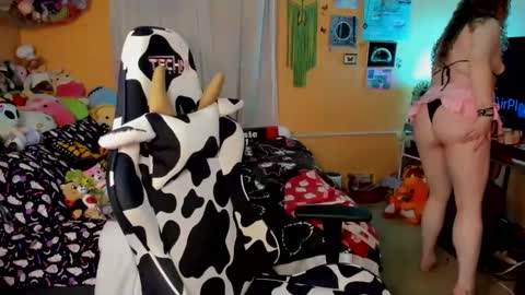 Strwbby online show from September 13, 3:42 am