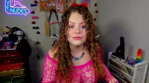 Strwbby online show from February 15, 5:53 am