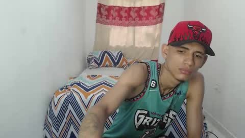 stuart_17 online show from October 16, 4:06 pm