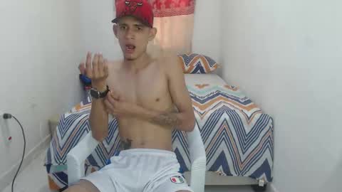 stuart_17 online show from October 22, 3:46 pm