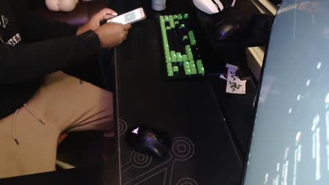 stud69861714 online show from September 28, 7:28 am