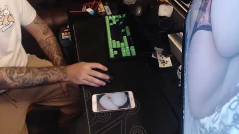 stud69861714 online show from October 18, 8:18 am