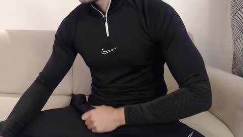 Stud From Paris online show from October 13, 1:57 pm