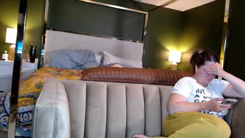 Suburban Moxxxie online show from October 12, 7:45 am