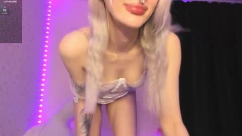 Chloe online show from January 12, 2:24 pm