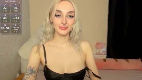 Chloe online show from March 23, 3:06 pm