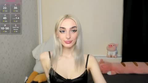 Chloe online show from May 26, 4:24 pm