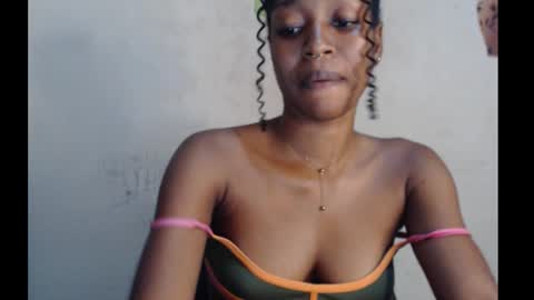 Bella online show from October 5, 4:47 pm