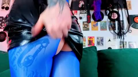 sugarsoot online show from May 26, 6:52 am