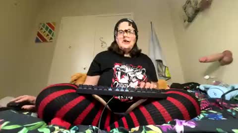 SugarStock online show from July 1, 11:46 pm