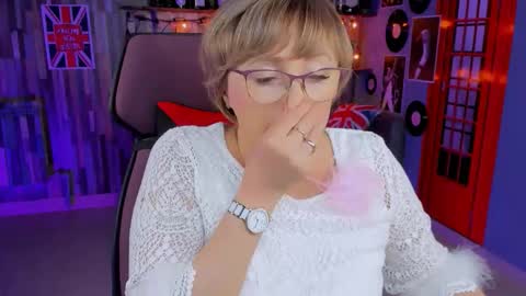 Vivien online show from October 13, 1:46 pm