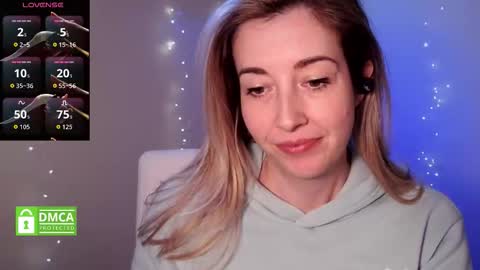 Mia online show from December 5, 5:22 pm