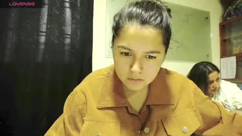 summer_girls01 online show from February 17, 10:05 pm