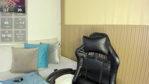 Summer online show from October 23, 11:55 am