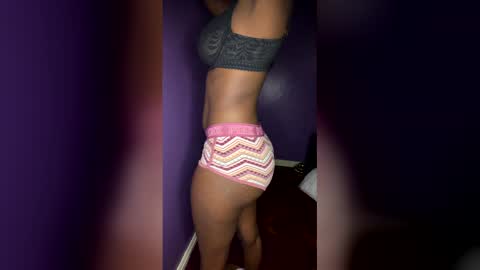 summerbody00 online show from May 10, 1:23 am