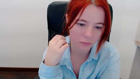 Snapshot of sun_lovely chatting on October 21, 8:34 pm Alexi online show from October 21, 8:34 pm