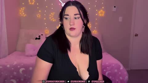 Snapshot of sundaemoon chatting on September 15, 2:57 am sundaemoon online show from September 15, 2:57 am