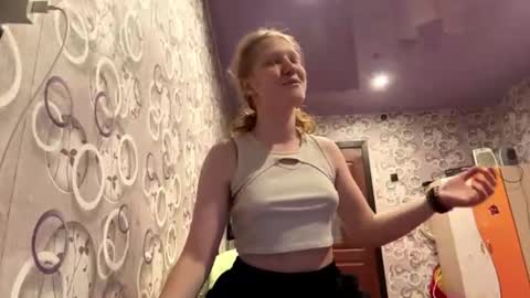 sungpiggott online show from July 28, 8:52 pm