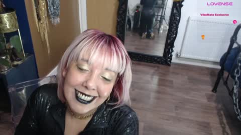 Snapshot of sunni_hottie chatting on January 28, 12:05 am Sunni Knight online show from January 28, 12:05 am
