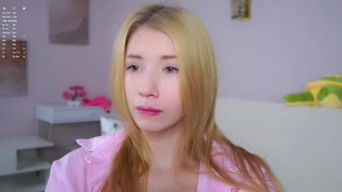 Lily online show from February 8, 2:42 pm