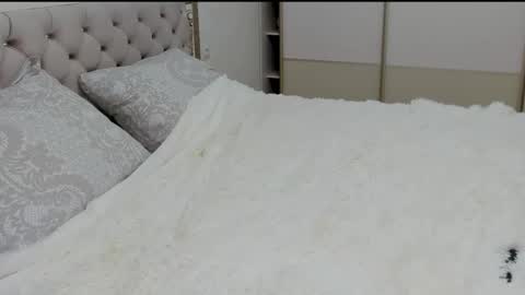 Snapshot of sunny_love__ chatting on October 19, 7:46 am Vanessa online show from October 19, 7:46 am