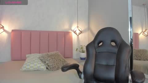  S U N N Y online show from November 11, 12:40 pm