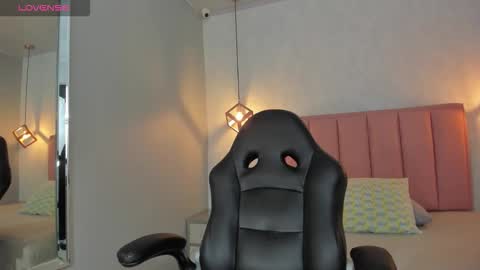  S U N N Y online show from March 24, 1:06 pm