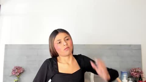 sunnywhitee online show from March 17, 7:08 pm