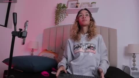 Valentina online show from October 30, 1:01 pm