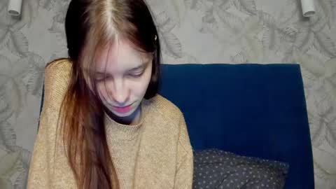 Una online show from March 3, 8:21 pm