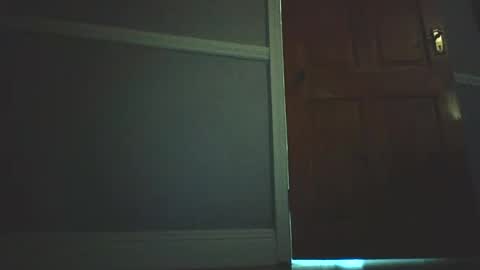 surfsluts online show from August 1, 6:59 am