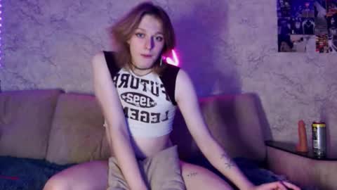 Snapshot of susan228 chatting on December 13, 1:15 am Vladiva online show from December 13, 1:15 am